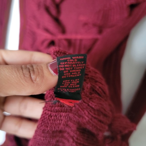 PENELOPE LEROY Chic Burgundy Ruffle Knit Cardigan - Picture 6 of 8